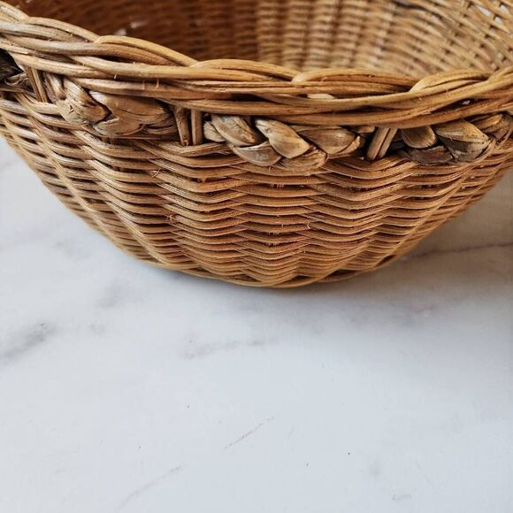 Woven wicker round basket handles various clear glass bottles vintage spice pine - Picture 9 of 11